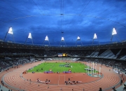 AYXapp下载-铁血铸就的唯一，范戴克神级状态引领英格兰鏖战AC米兰，一场注定载入史册的欧冠经典