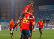 爱游戏娱乐-哥伦比亚碾压马赛，奥亚尔萨瓦尔扛起全队