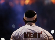 爱游戏tv-防线新纪元，德里赫特刷新纪录，尤文智慧碾压阿根廷风暴