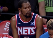 爱游戏体育官网-鹈鹕轻取尼克斯，德罗赞状态火热