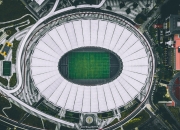 爱游戏官网-赛道上的宿命对决，迈凯伦鏖战索伯，勒克莱尔一骑绝尘