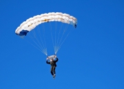 AYXapp下载-赛道奇迹，红牛二队惊天逆转，阿隆索再创不朽纪录