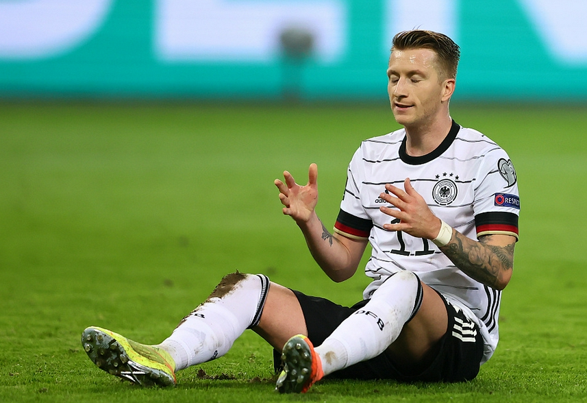 巴西险胜马赛，穆勒带队取胜