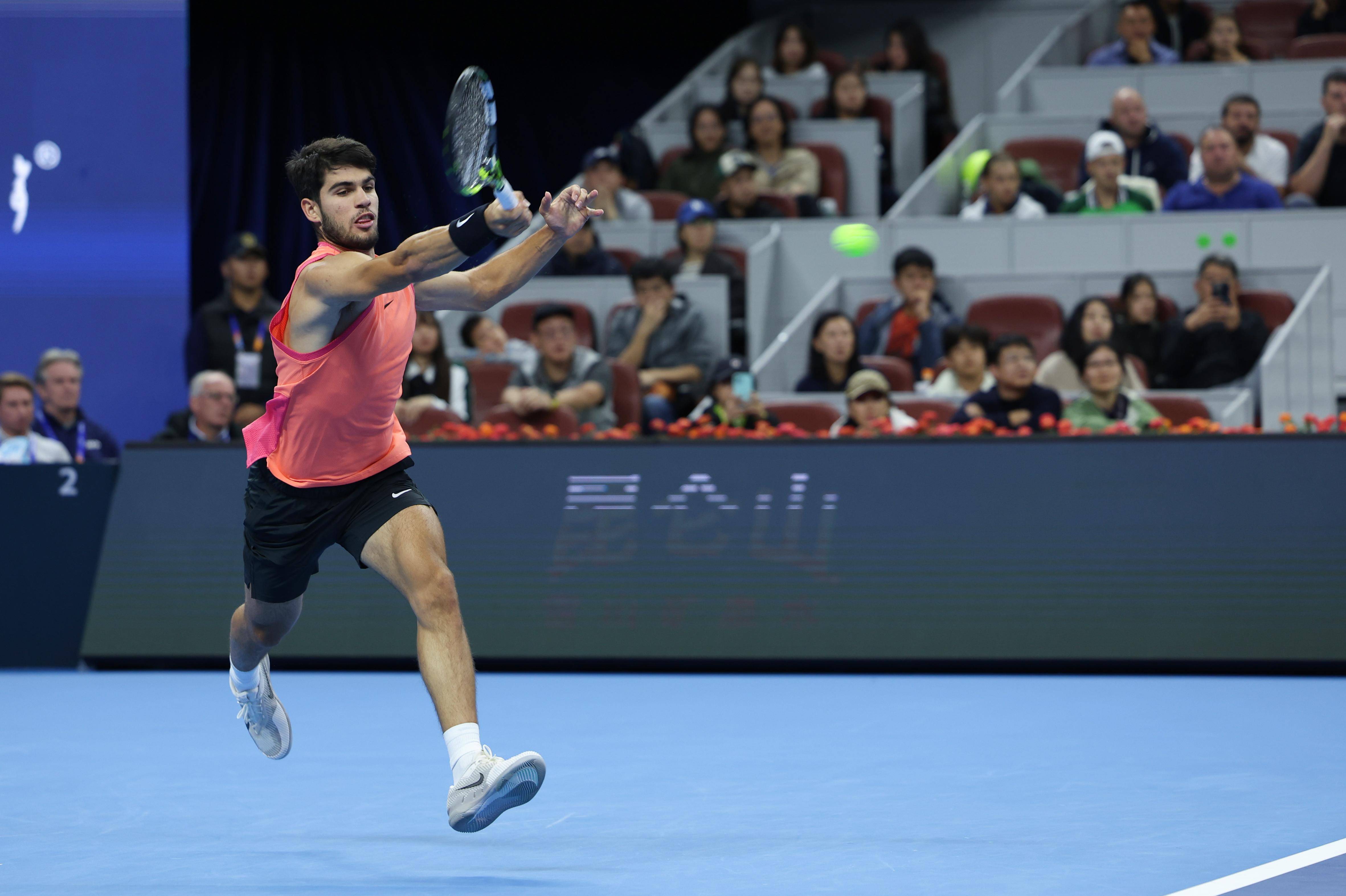 联合杯翻盘年终总决赛，阿尔卡拉斯点燃赛场