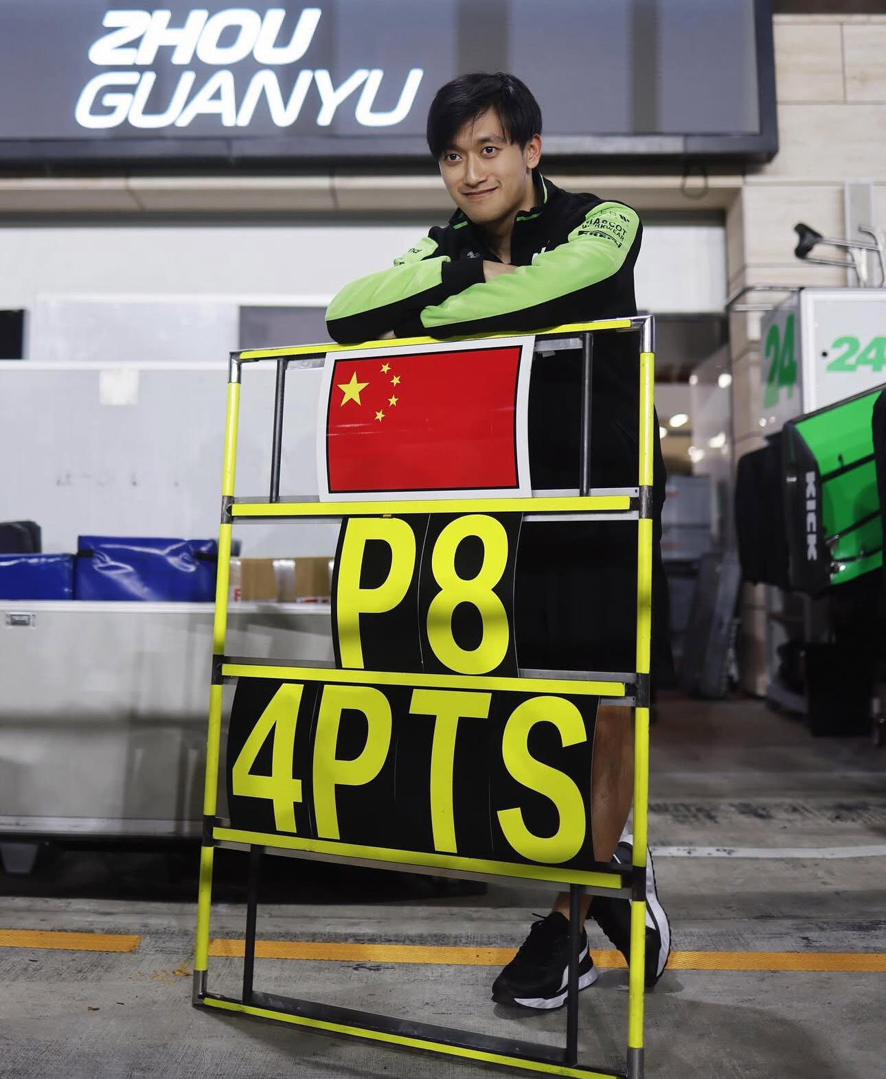 梅赛德斯横扫迈凯伦，周冠宇点燃赛场