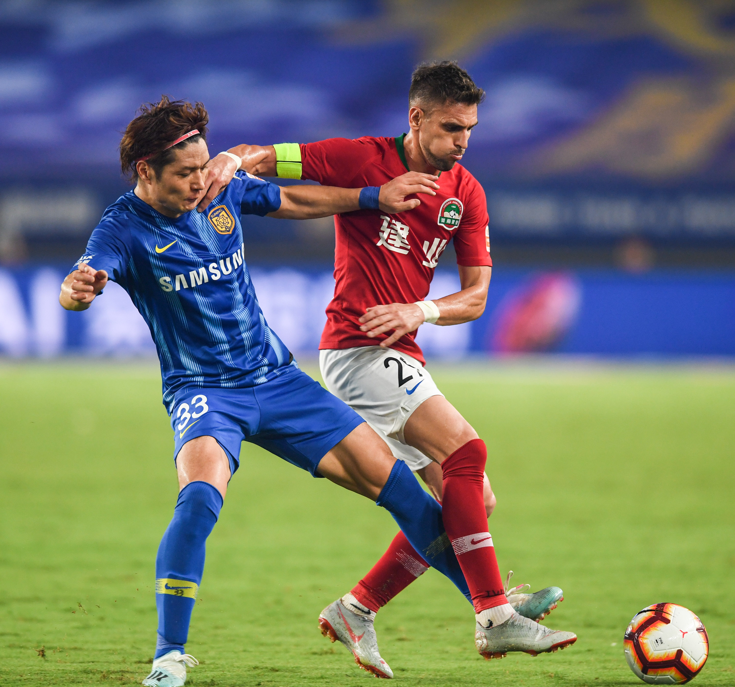 苏宁客场力克建业，继续领先追赶者