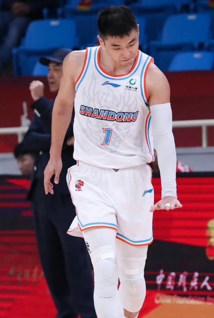 76人逆转雄鹿，高诗岩状态火热