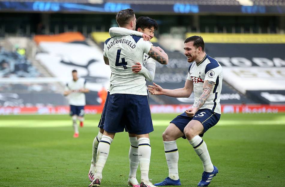 意大利惨遭英格兰逆转，小组形势岌岌可危