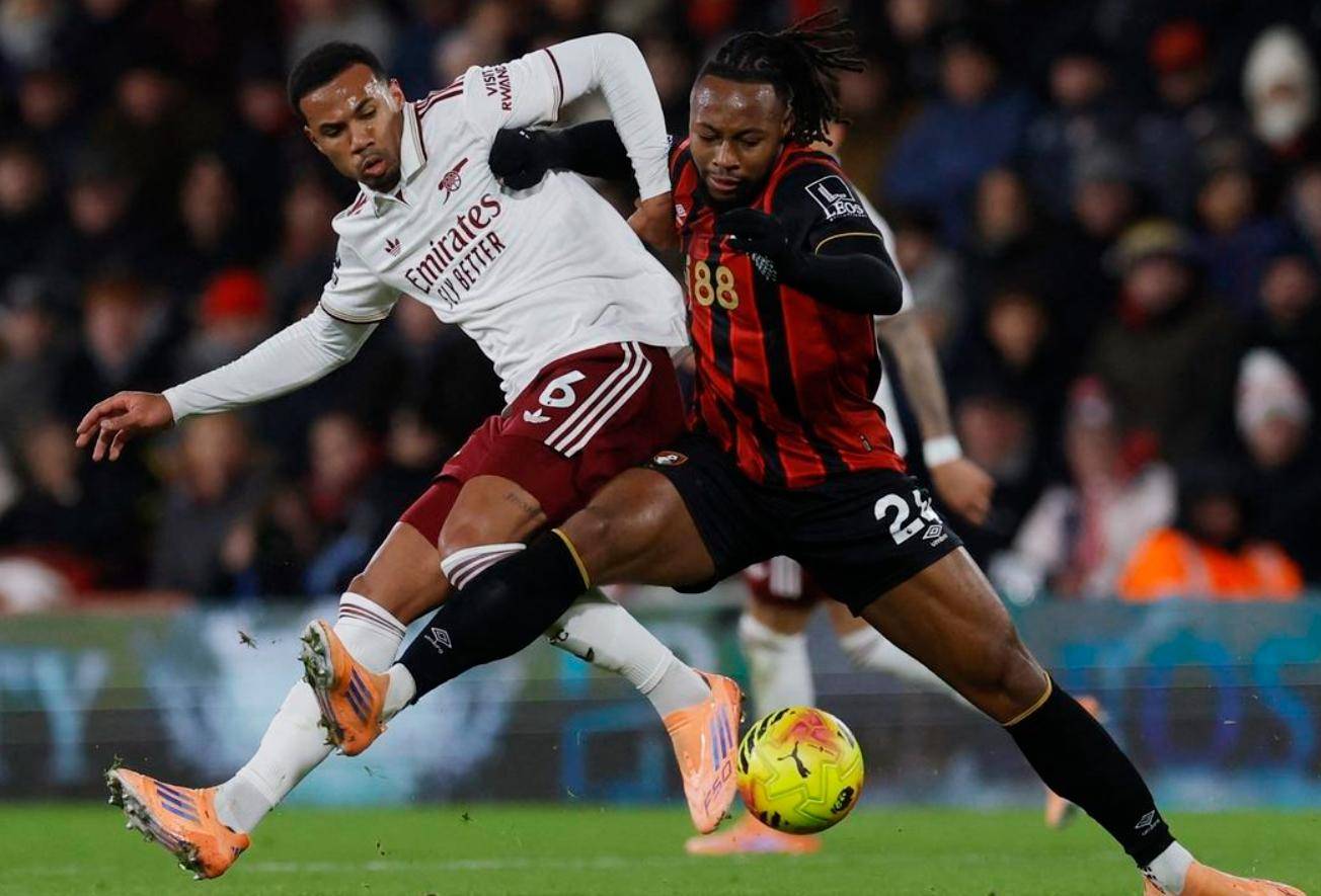 曼城客场逆转获胜,继续保持领头羊地位! 曼城客场逆转获胜,继续保持领头羊地位!